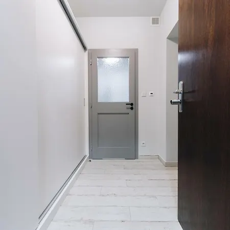 M1 Main Square Studio-2